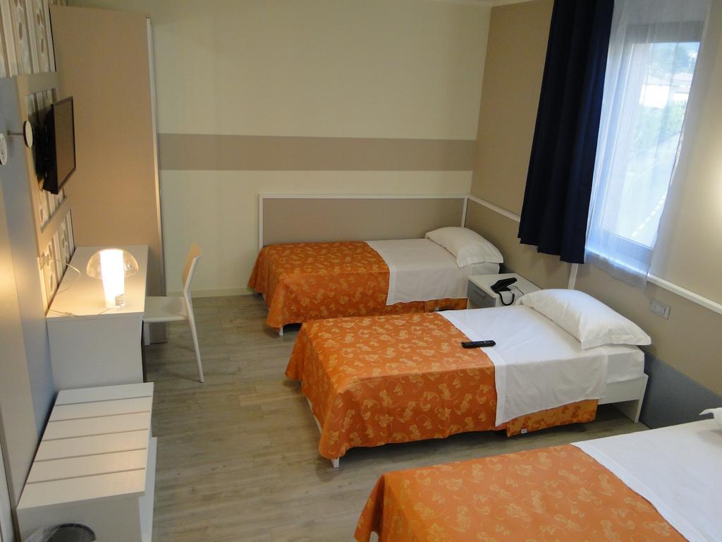 Hotel Moderno Grumello del Monte Cameră foto